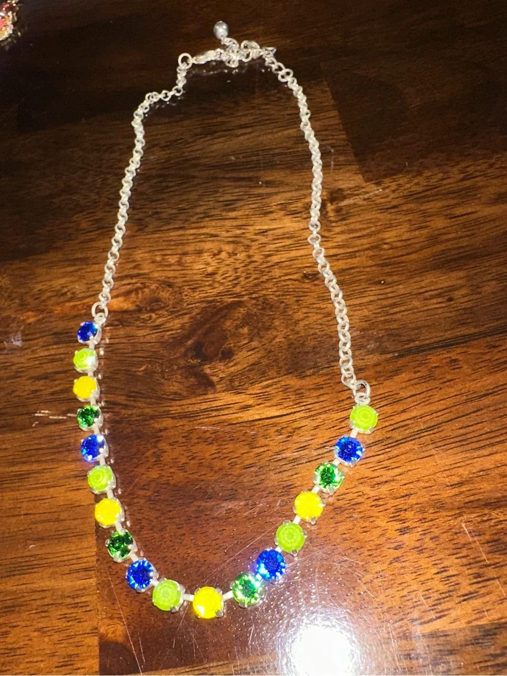 Sabika-inspired crystal necklace - Picture 4 of 4